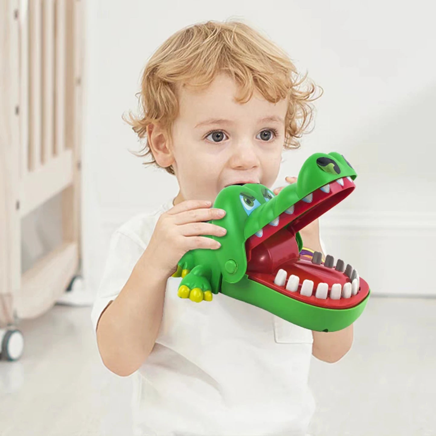 Crocodile by teeth biting finger toys